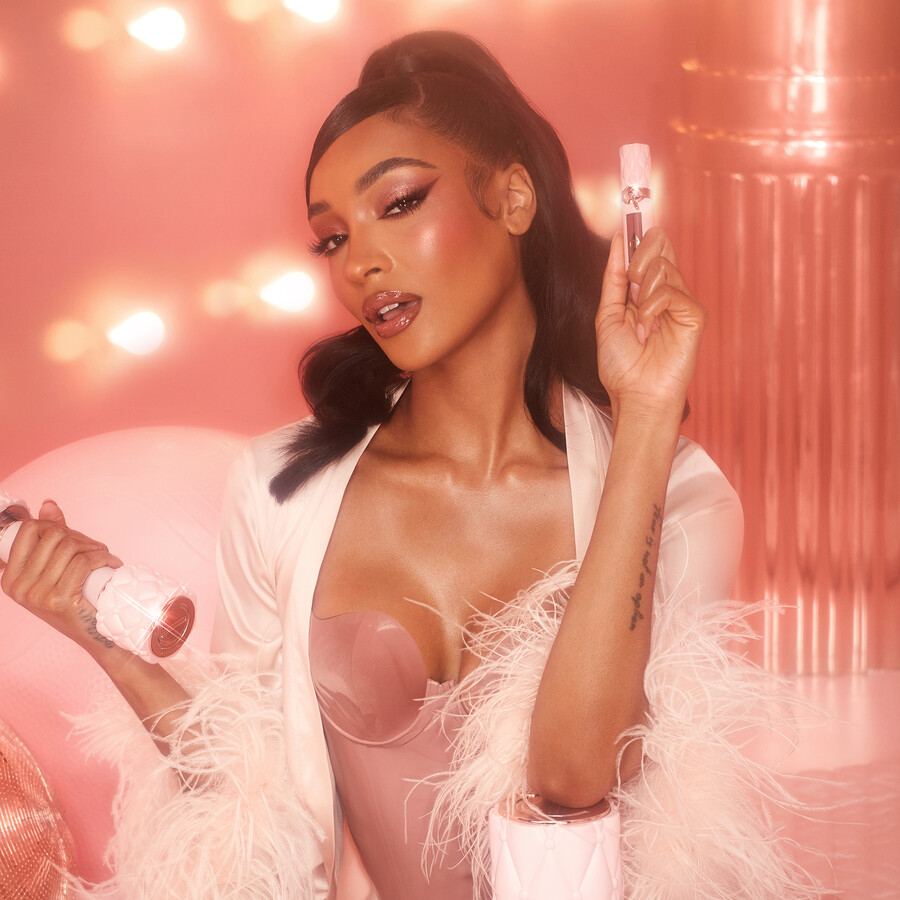 novitÀ look da sposa abbellito con pillow talk