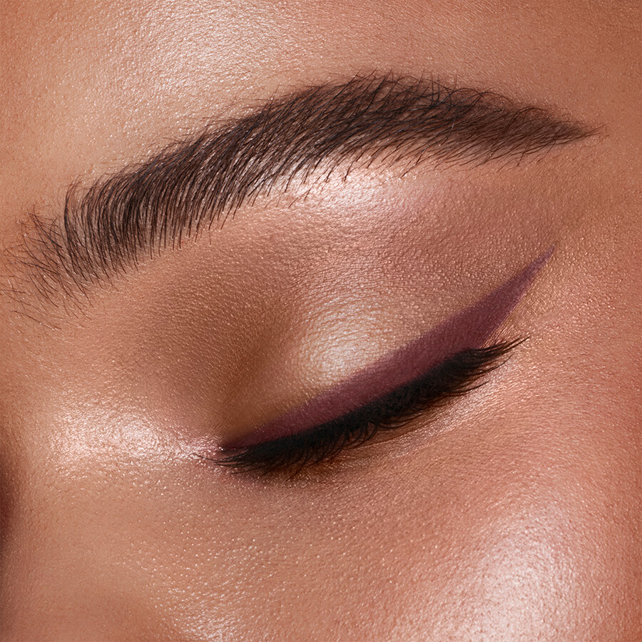 eyeliner pillow talk