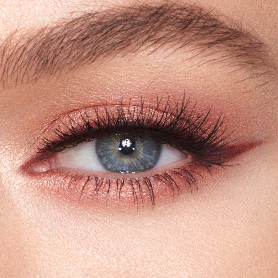 eyeliner pillow talk